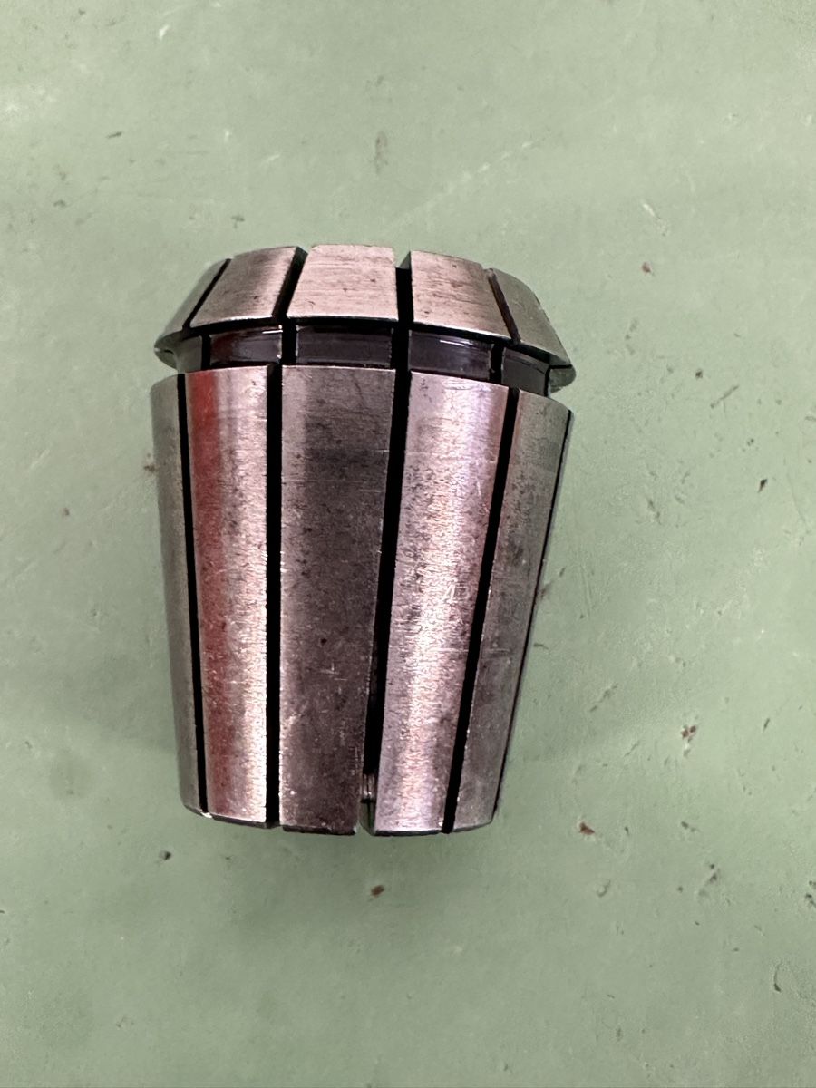 Tutti gli attrezzi: Spannzangen, collet, E-32, 7-8 mm – Usato da Aarberg venduto da SNMachines
