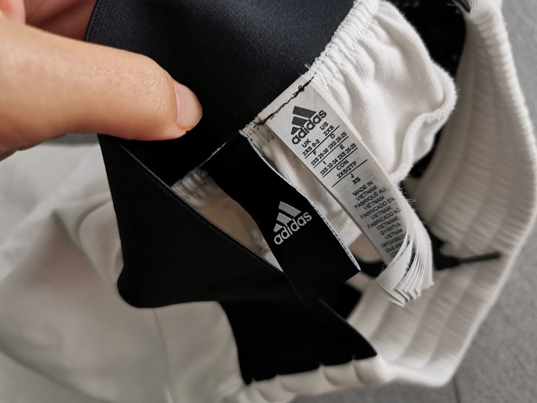 Adidas Hosen: Neue Adidas Hosen – Gebraucht aus Luzern von larissa_n 2
