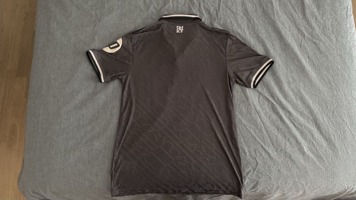 Real Madrid Canottiere & Pantaloni: Real Madrid Maillot Authentique Third 24/25 Gris Graphite – Nuovo (secondo la descrizione) da Rheinfelden venduto da flo_6rzz 1