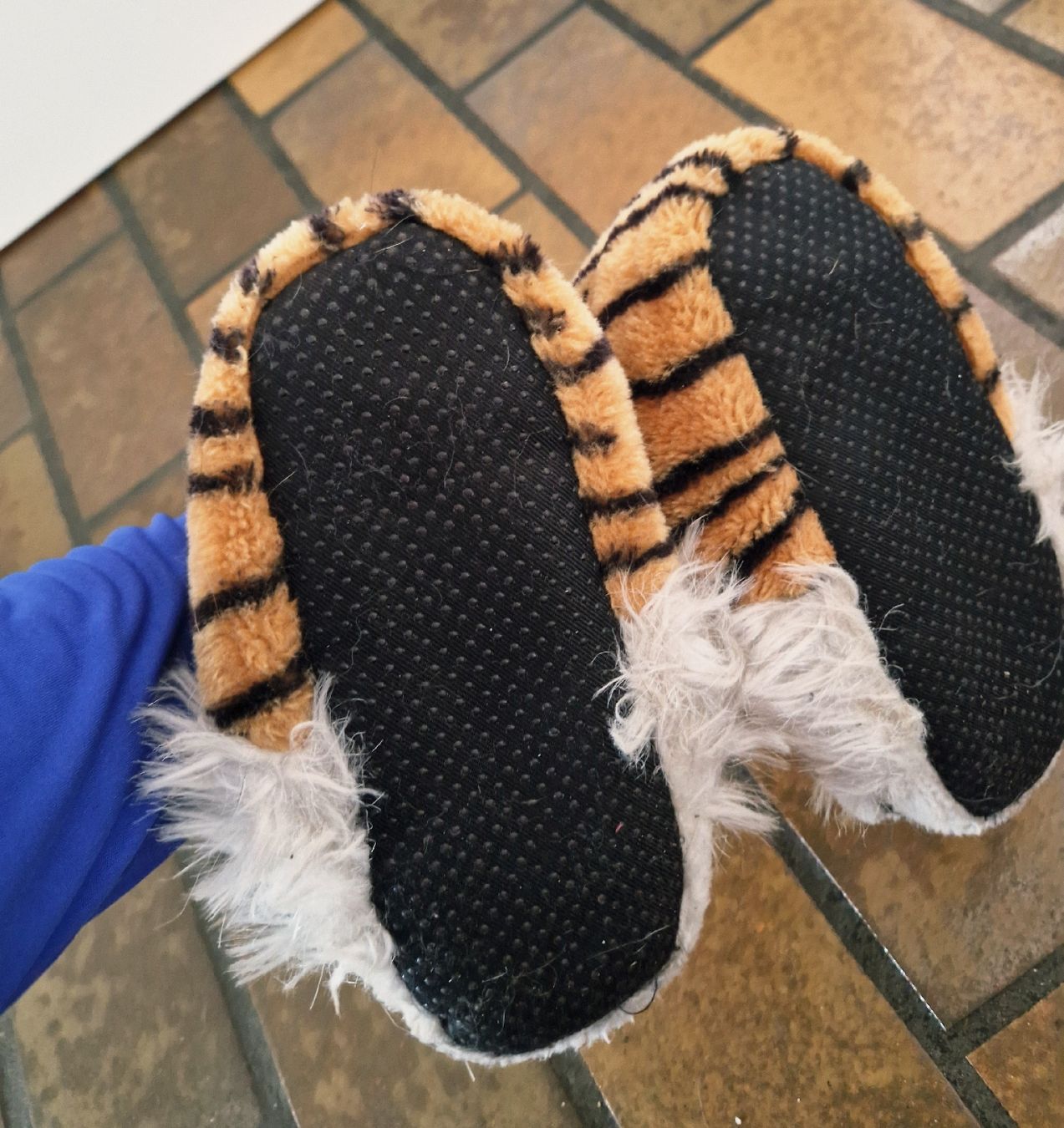 Scarpe per ragazzi: Kuschelfinken Tiger 24-28 – Usato da Stüsslingen venduto da white_angel86 2