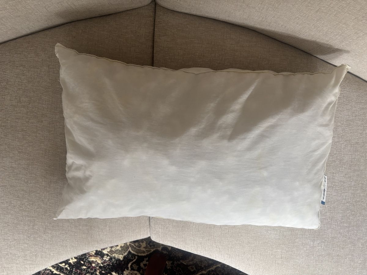 Cuscini: IKEA standard bed pillow – Usato da Zürich venduto da Rochfordevelyn