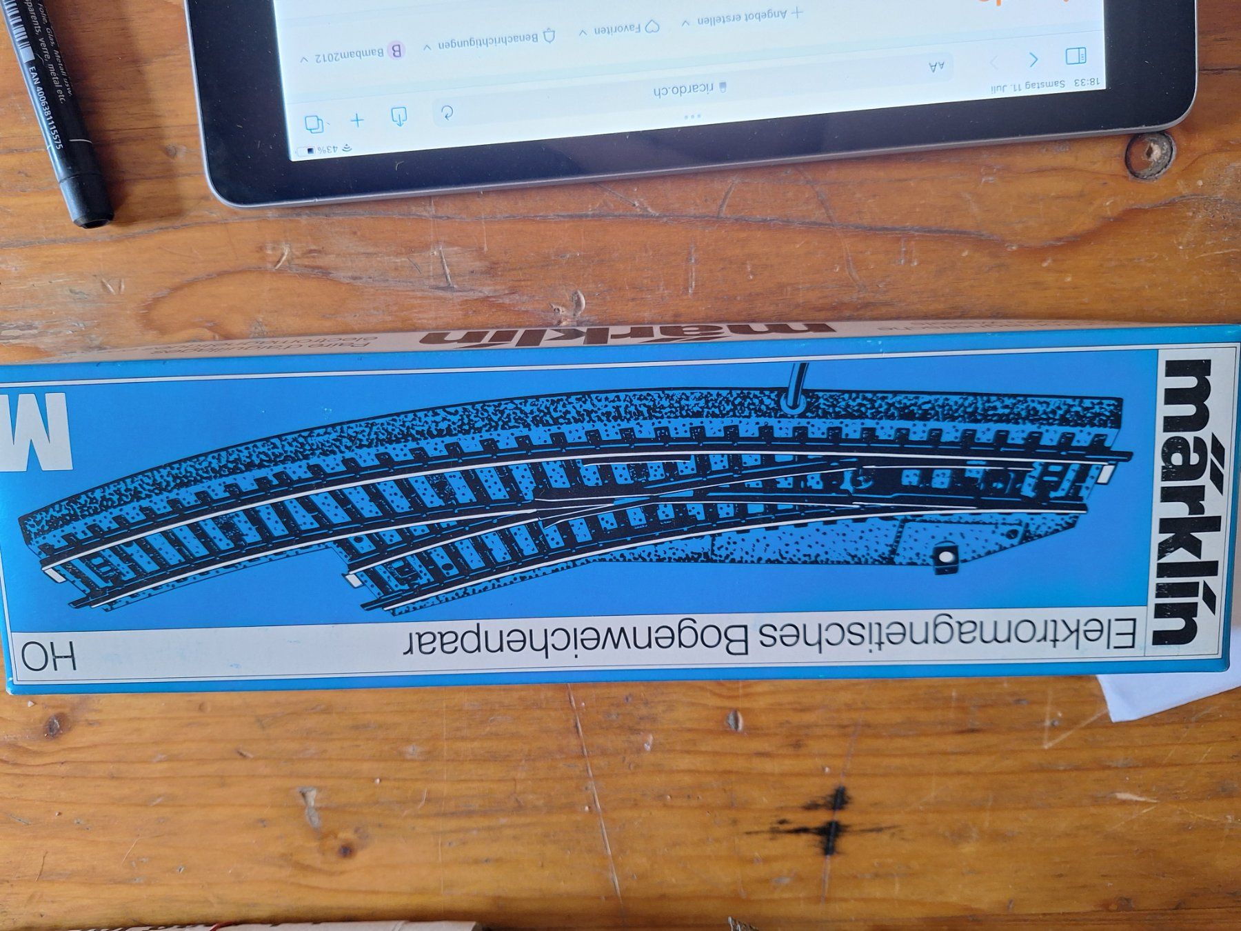 Märklin Modellini di ferrovie: Märklin HO Elektromagnetisches Bogenweichenpaar – Usato da Altstätten SG venduto da Bambam2012 1