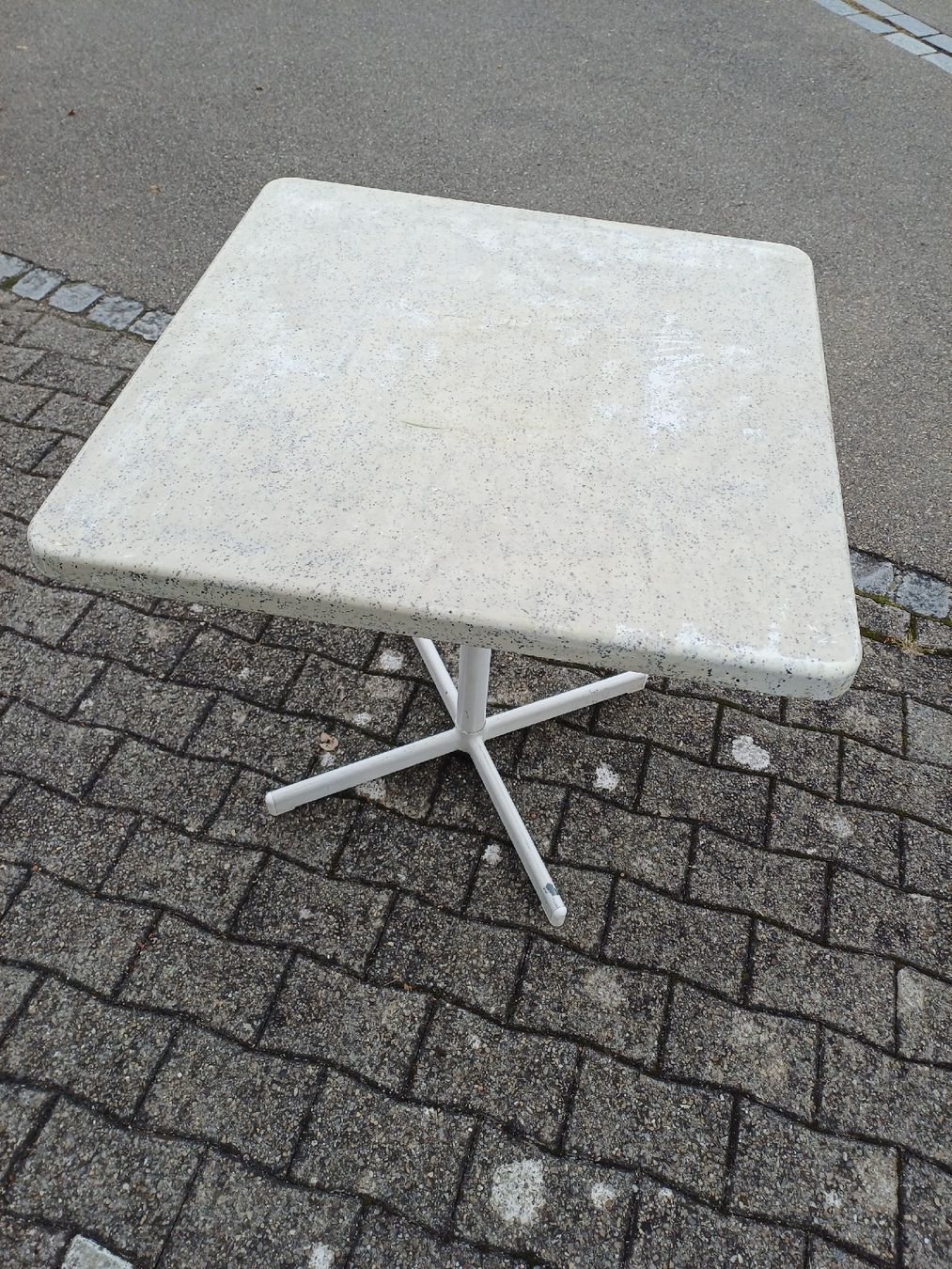 Tavoli: Schaffner Gartentisch, Pixolit 70x70cm – Usato da Niederuzwil venduto da wolkenlos80