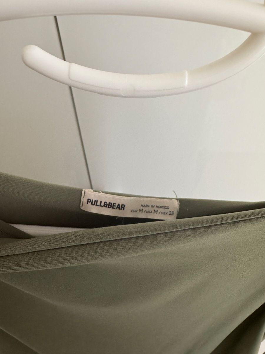 Pull&Bear Kleider: Maxi Kleid PULL&BEAR khakigrün, Grösse M – Gebraucht aus Frauenfeld von ani_pdx9 1