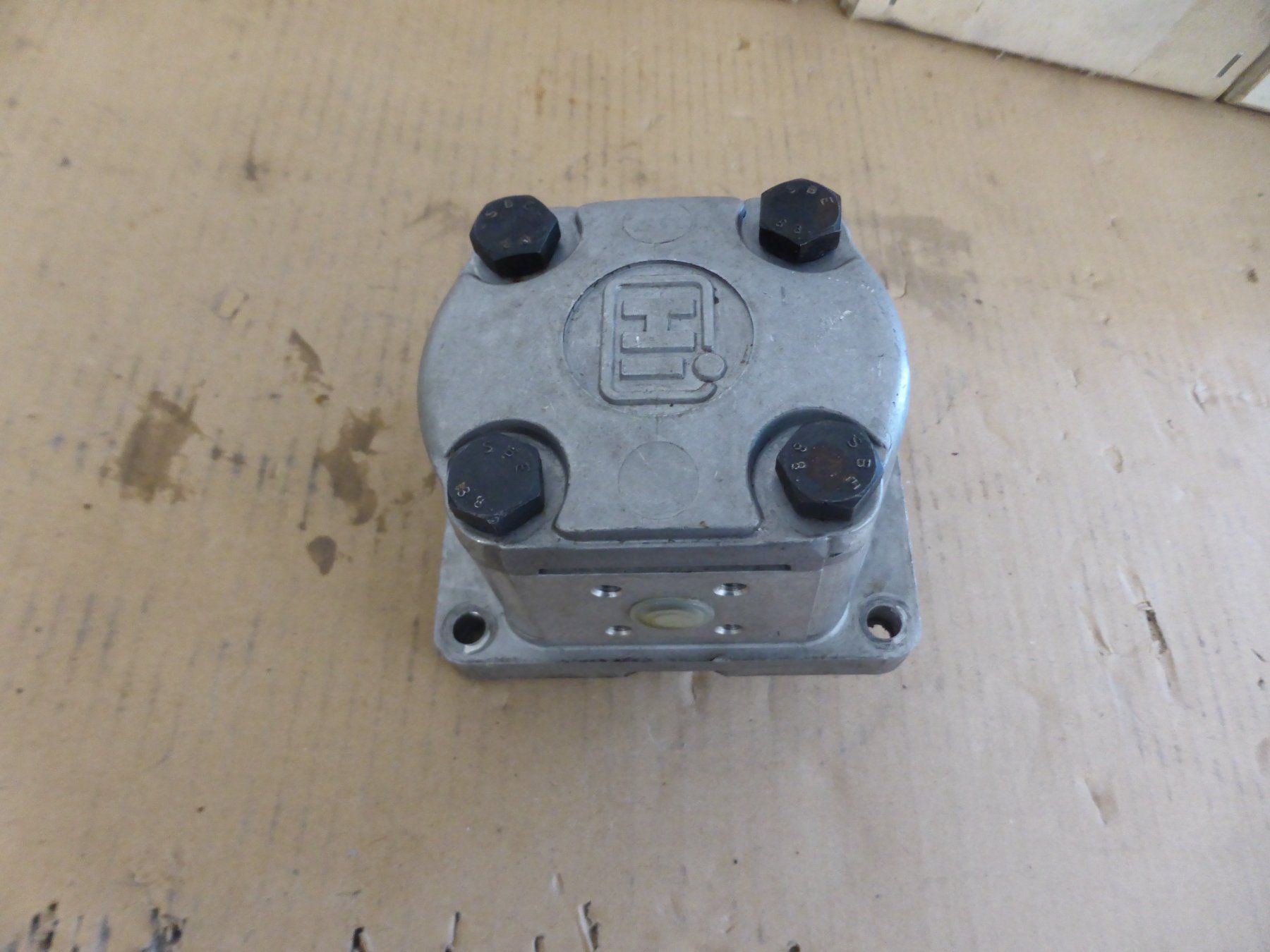 Pompe & Parti di ricambio: Hydraulik Pumpe / Hydraulikpumpe – Usato da Buttisholz venduto da Tortuga07 2