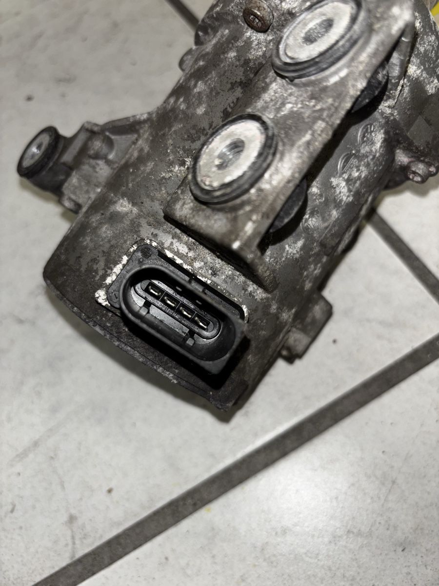 BMW Tutti pezzi di ricambio auto: Wasserpumpe BMW N53 – Usato da Liestal venduto da Butze84 3