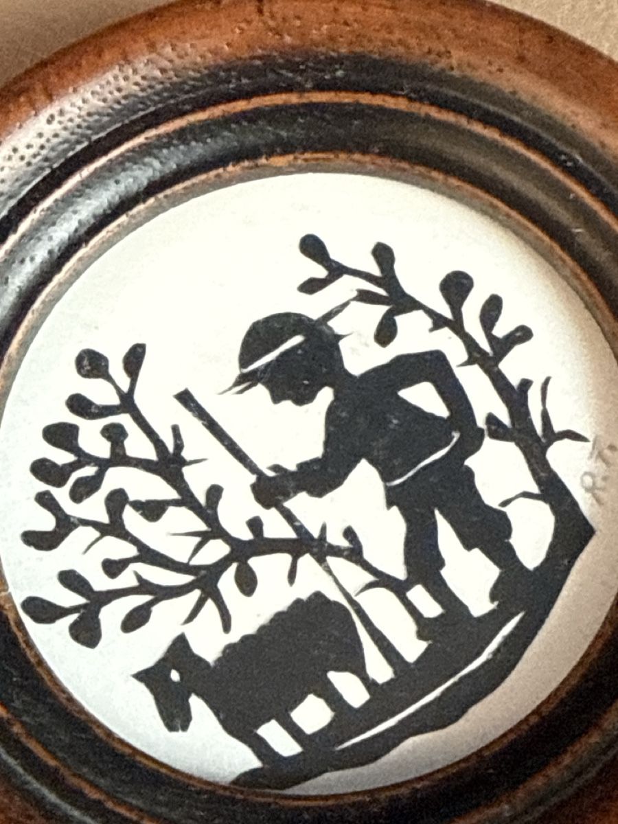 Arts picturaux & lithographies: Scherenschnitt Original Schäfer mit Schaf Holzrahmen 9cm – D'occasion à Grenchen par swiss.antiques 1