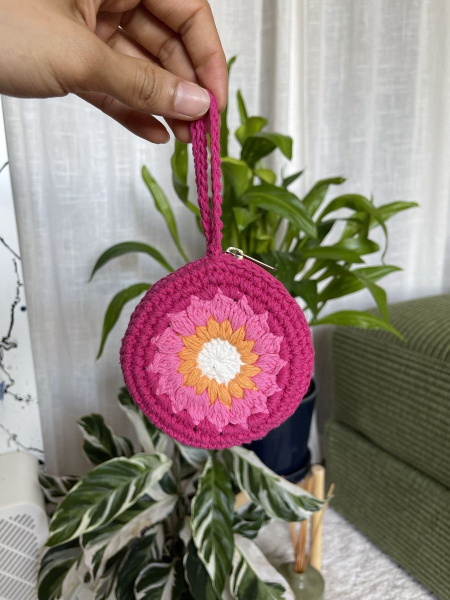 Cerchi da ricamo: Crochet Coin Holder – Nuovo (secondo la descrizione) da Winterthur venduto da Pohanrizki 1