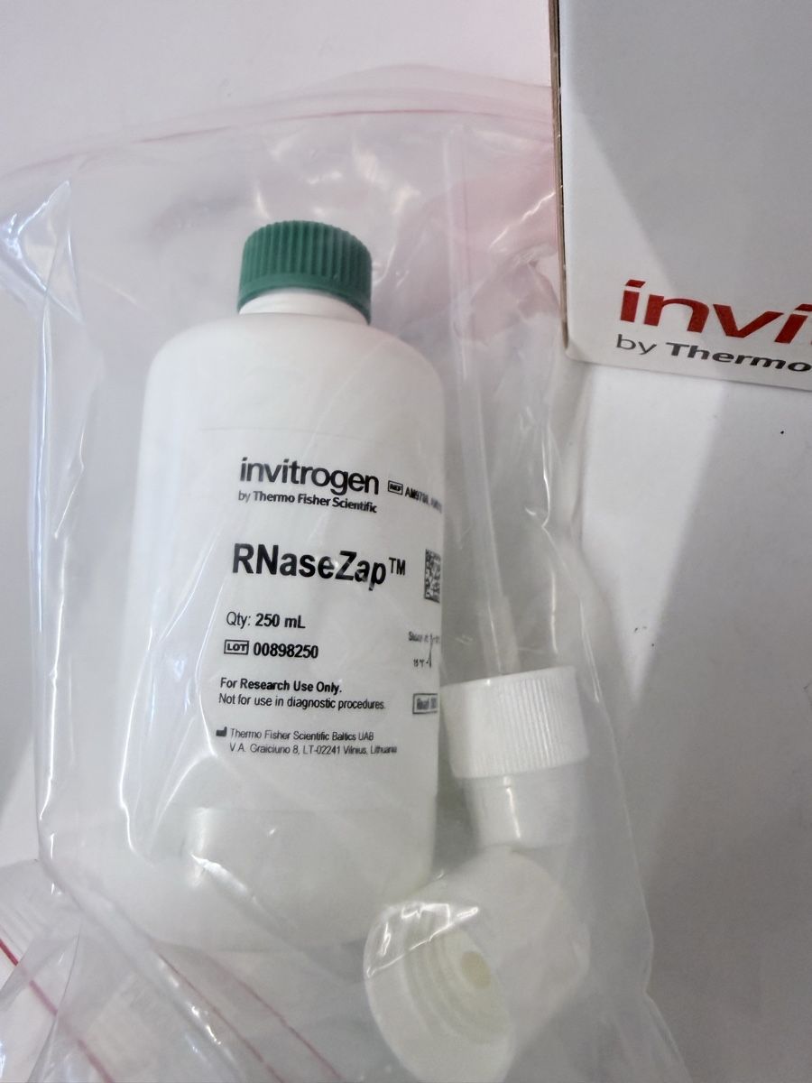 Toutes les machines: 4x Invitrogen RNaseZap 250ml  – D'occasion à Schupfart par philippb06 4