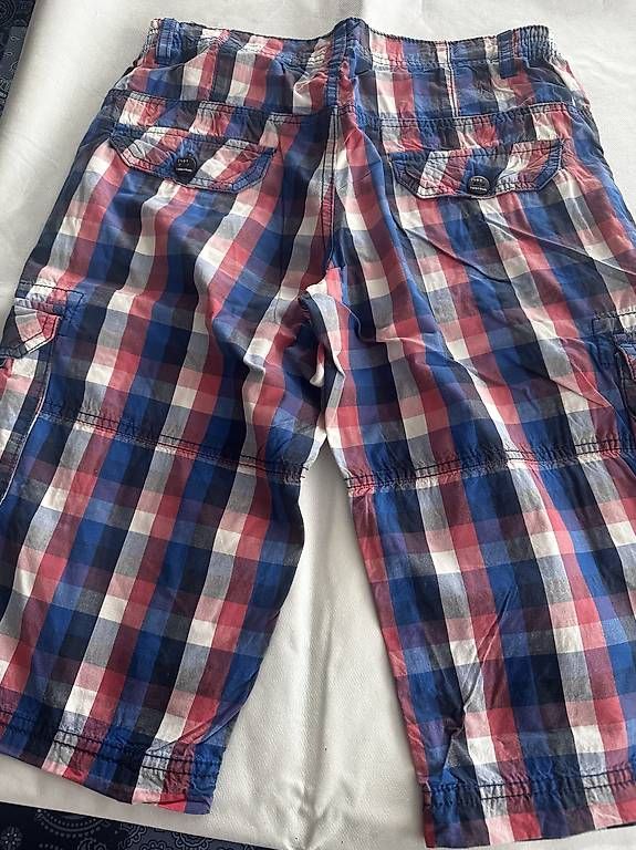 C&A Pantaloni: Bermudas Here&There Gr. 176 – Usato da Wolfhausen venduto da The_shark 1