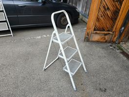 gebr. 3 Tritte Klappleiter 40x70cm H: 105cm ab 1.-