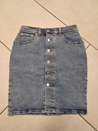neuwertiger Levi's Jeansrock, Gr. 26