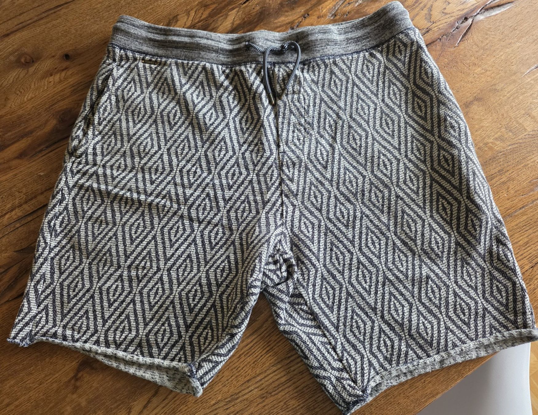Maison Scotch Pantaloni: Herren-Shorts Marke Scotch & Soda – Usato da Basel venduto da sci_67ms