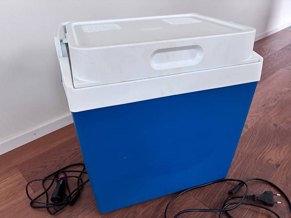 Mobicool Frigoriferi & Refrigeratori: Kühlbox Mobicool MV30 AC/DC – Usato da Binningen venduto da Panzana 1