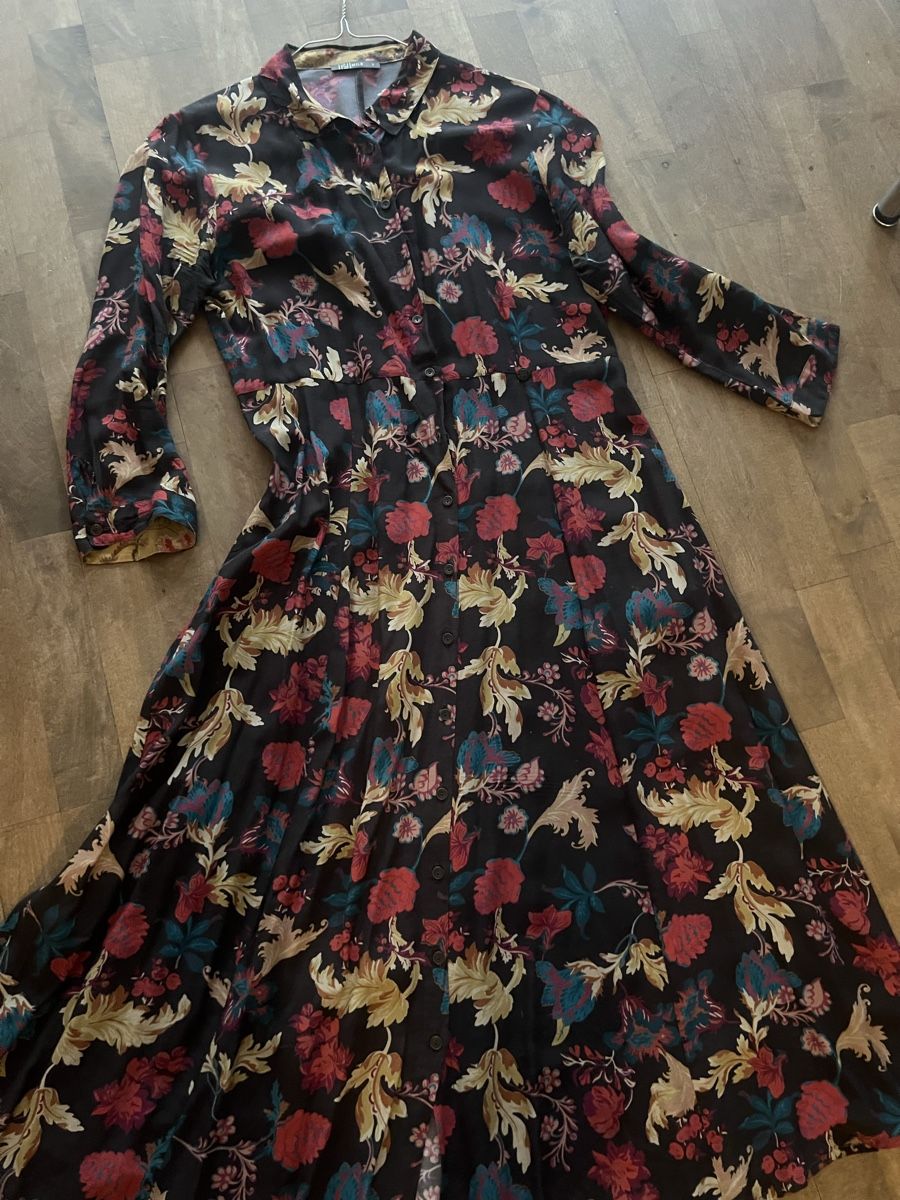 Nile Vestiti: Nile Kleid super cool  – Usato da Horgen venduto da Baroseda