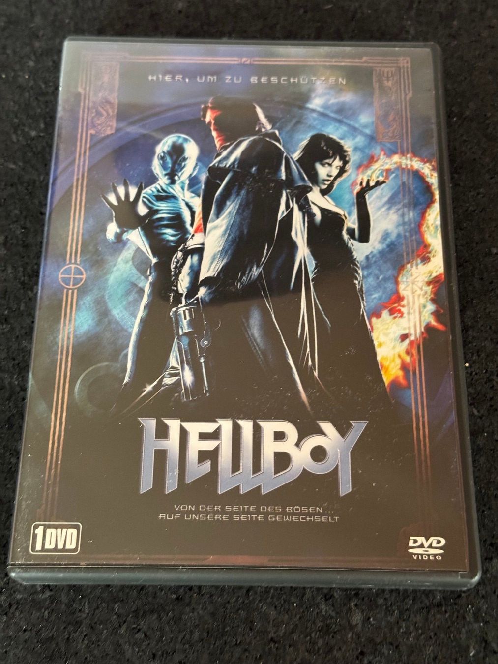 Tutti i DVDs: HELLBOY "Hier um zu beschützen" DVD EN/DE – Usato da Fribourg venduto da tschjoly