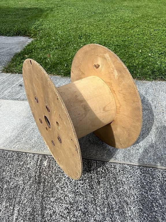 Altro per stoccaggio & trasporto: Wickelrad aus Holz gratis  – Usato da Stüsslingen venduto da AlpineHub
