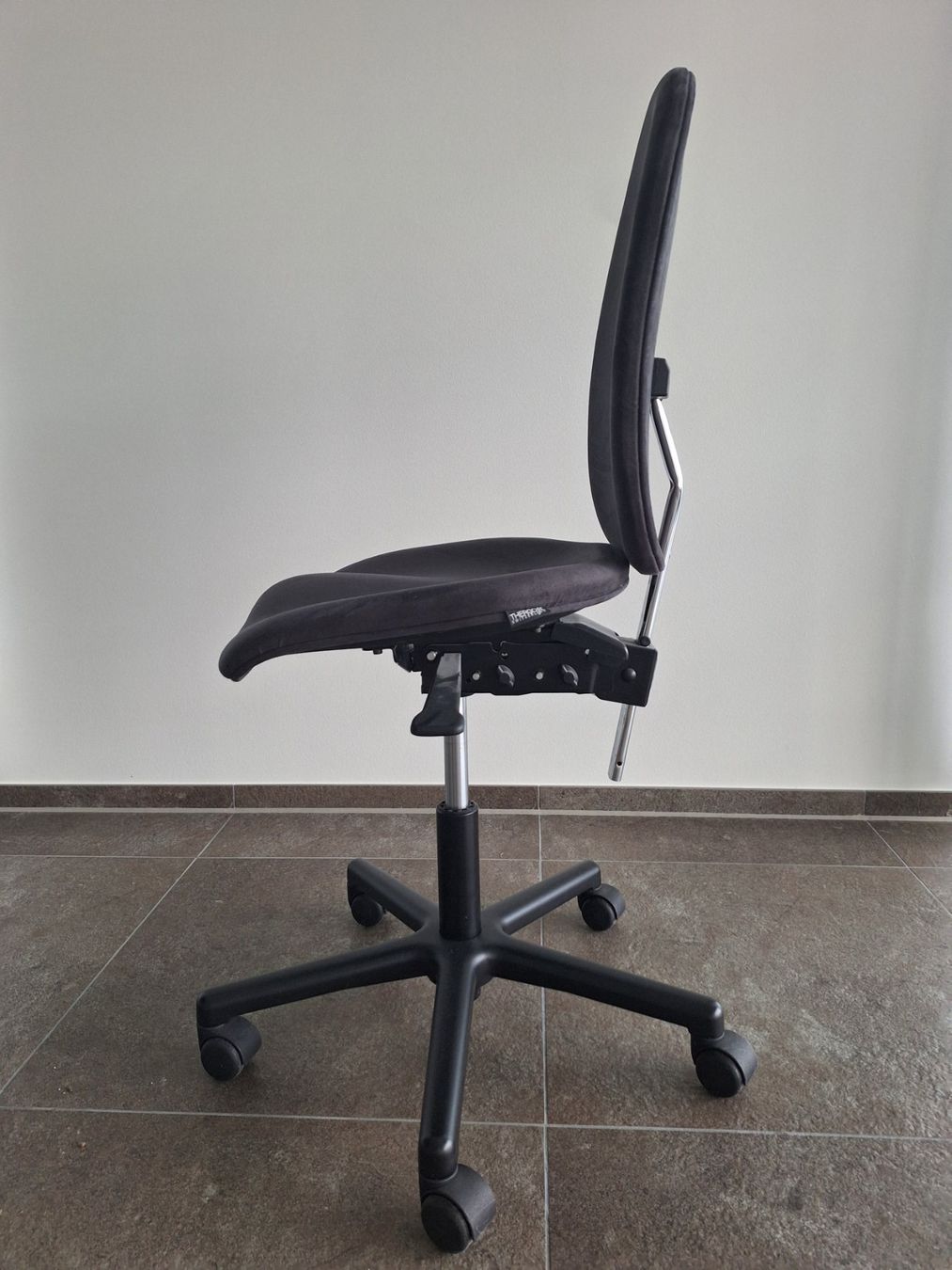 Sedie: ERGONOMISCHER BÜROSTUHL THERGOfit – Usato da Ruggell venduto da PlatzMacher_FL 2