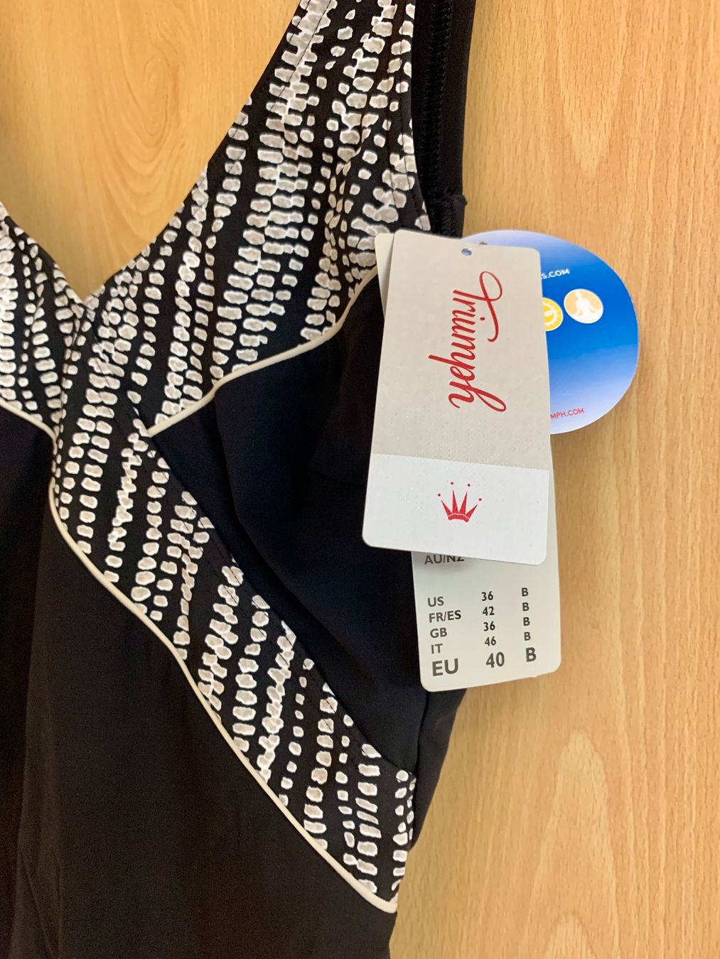 Triumph Costumi da bagno & Bikini: Triumph Badeanzug Gr. 40/B neu mit Etikett – Nuovo e nell'imballaggio originale da Belp venduto da sabadesign 2
