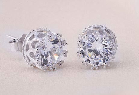 Orecchini pendenti & Orecchini a lobo: Luxury Crystal Zircon Earrings Elegant – Nuovo e nell'imballaggio originale da Genève venduto da AGBERG 1