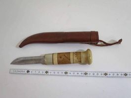Traditioneller Dolch / Messer, aus Horn, Holz, Lederschaft