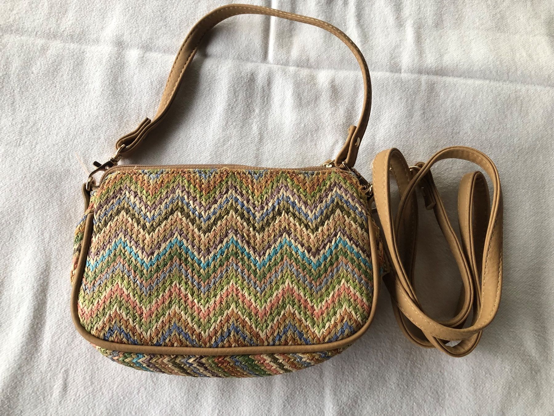 Borse da donna: Umhänge-/Handtassche beige/bunt – Usato da Schübelbach venduto da Dolly990_2