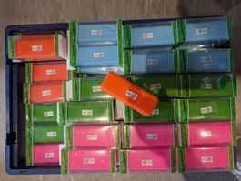 NEU Ausverkauf 》Ganze Kiste 》Hundebürsten 》 Gummi