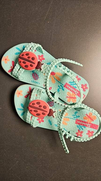Ipanema Scarpe per ragazze: Ipanema Sandalen Grösse 24 – Usato da Strengelbach venduto da Ciinci 1
