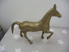 Pferd Messing oder Bronze ?