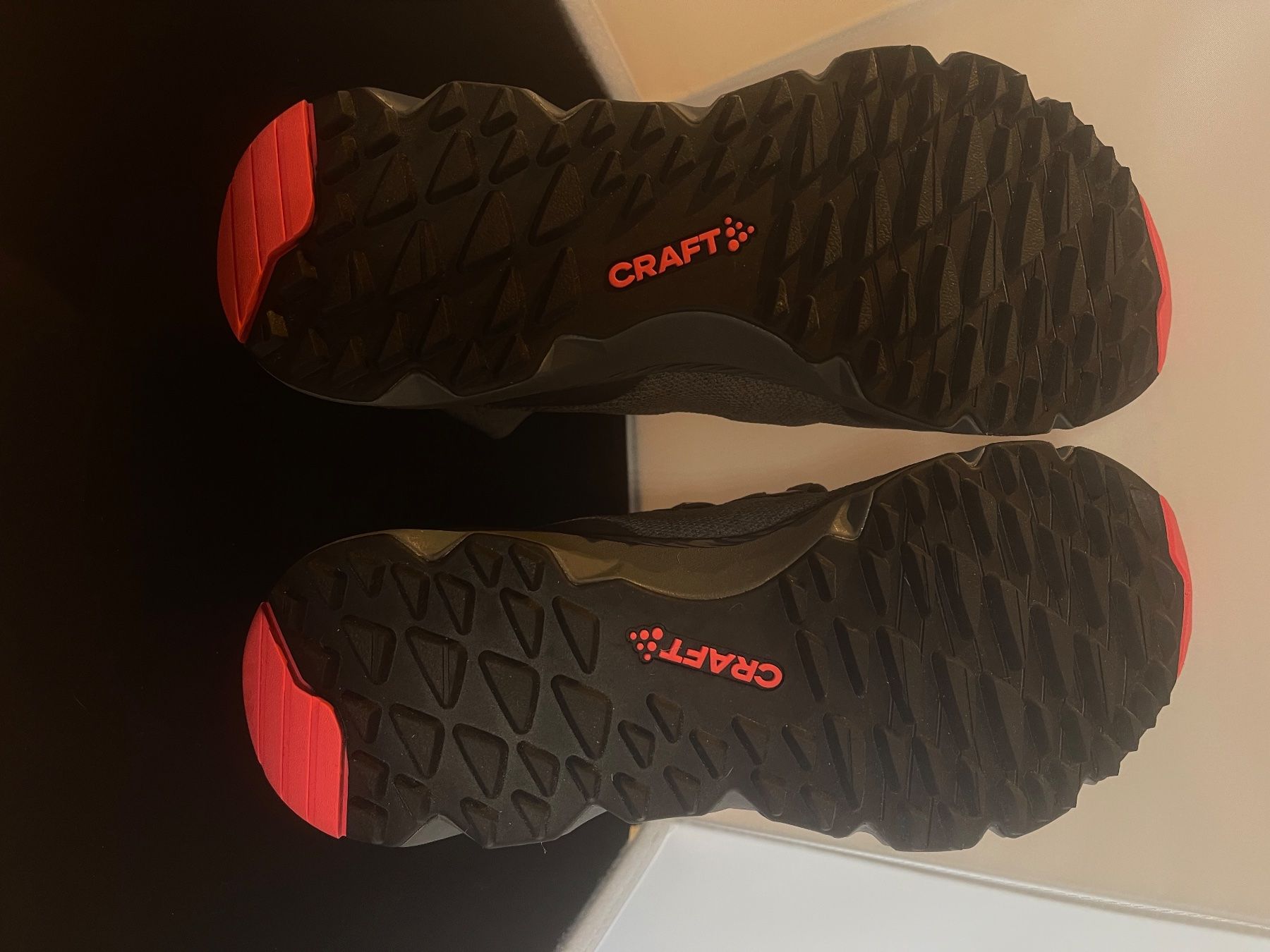Craft Scarpe da donna: Craft wasserdicht running 38 3/4 – Nuovo (secondo la descrizione) da Dietlikon venduto da Lonelysoul 7