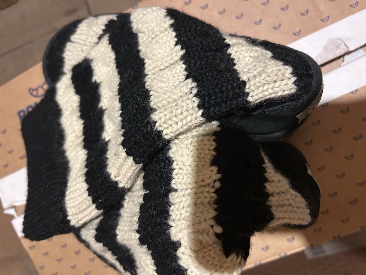 Scarpe da uomo: UGG Australia Boots - Black and White wool, Size 38 – Nuovo (secondo la descrizione) da Biel/Bienne venduto da zit_v5yc 5