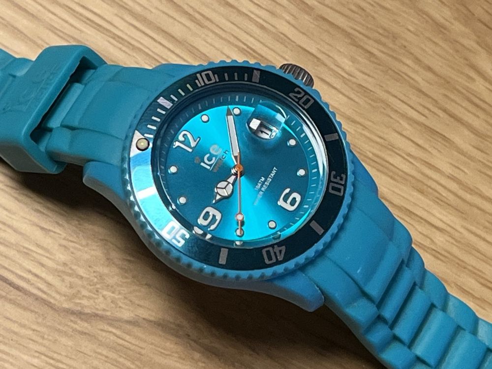 Montre - ICE-WATCH - Bastogne Glam twilight - Silicone bleu - Détails