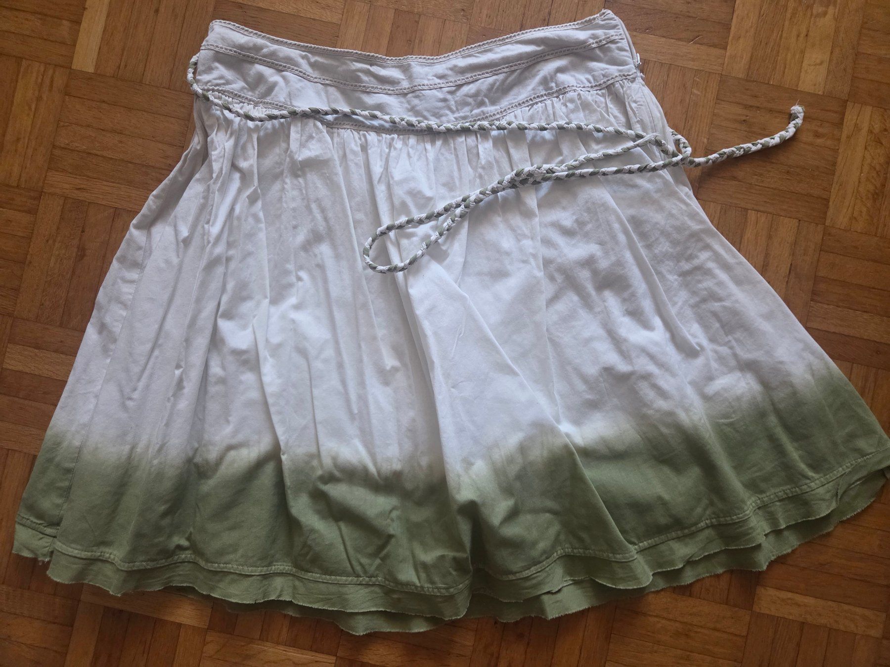 Robes: Kleider und Jupe Gr. M – D'occasion à Basel par grandfamily 3