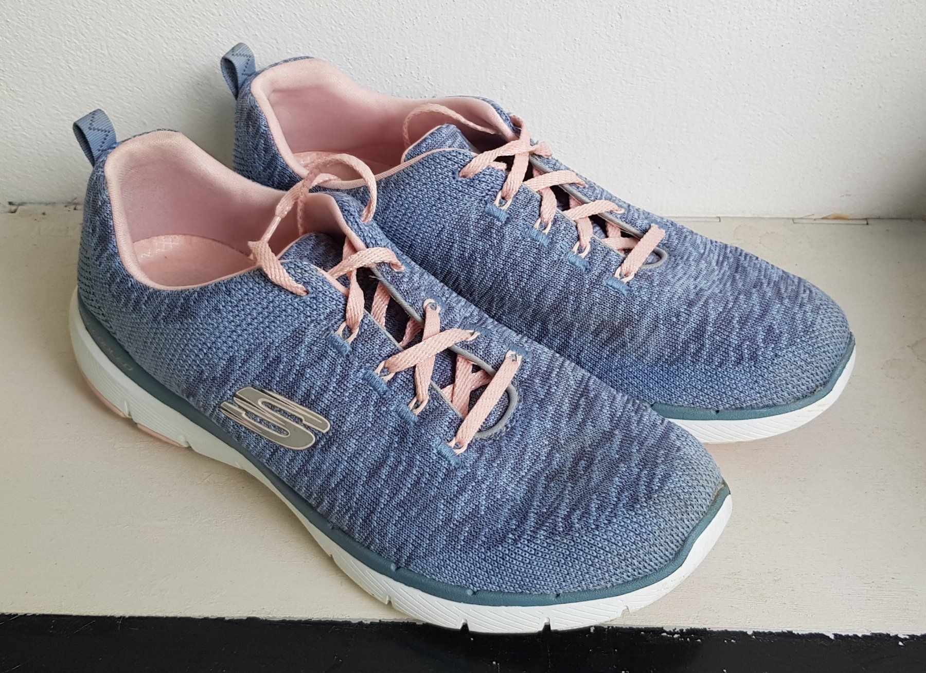 Skechers Damenschuhe: Skechers Damen-Sneakers, Grösse 40 – Gebraucht aus Bern von Lepidoptera11