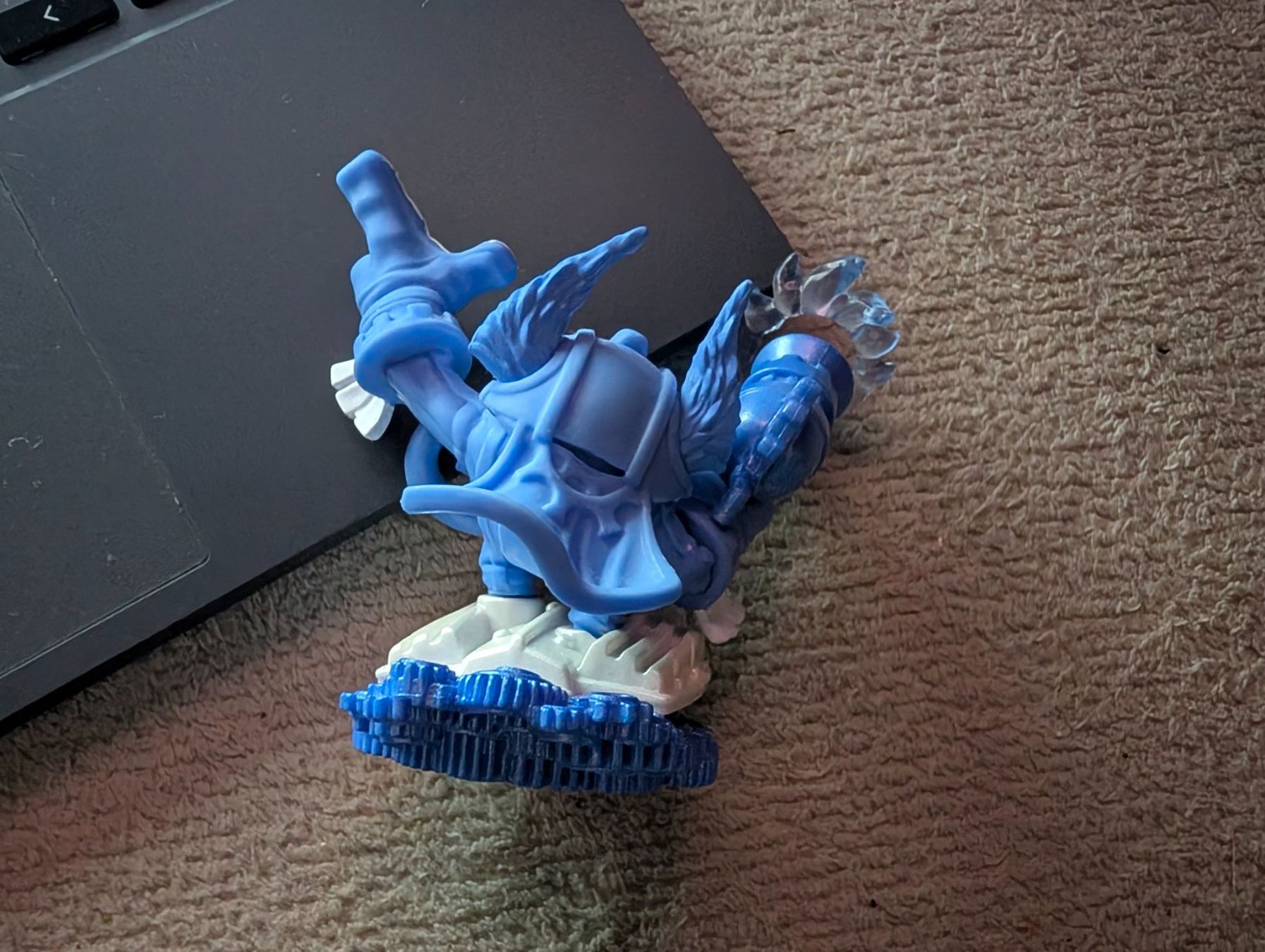 Statuette: Skylanders SuperChargers PowerBlue Double Dare TriggerHappy – Usato da Hünenberg See venduto da SpecialEditionGaming 1