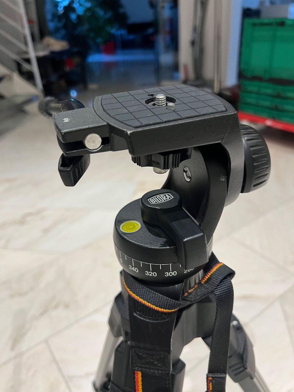 Stative & Köpfe: Bilora Pro 930 Dreibeinstativ mit Videohead-Fluid System – Gebraucht aus Neukirch / Egnach von Taucher68 6
