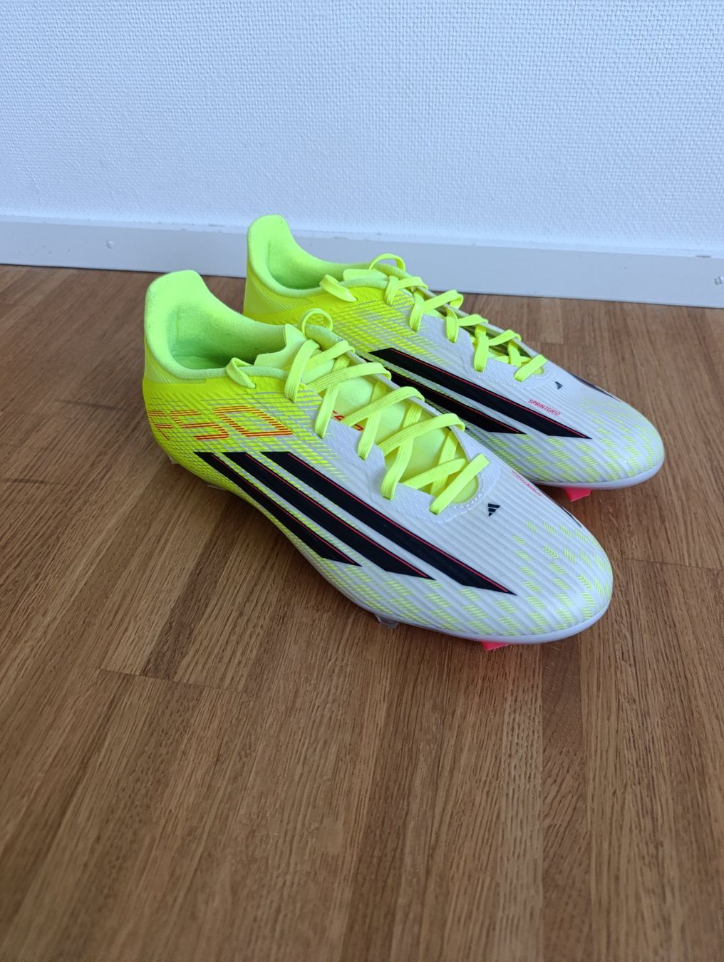 Adidas Scarpe da uomo: Fussballschuhe – Nuovo (secondo la descrizione) da Horgen venduto da bea_j25f