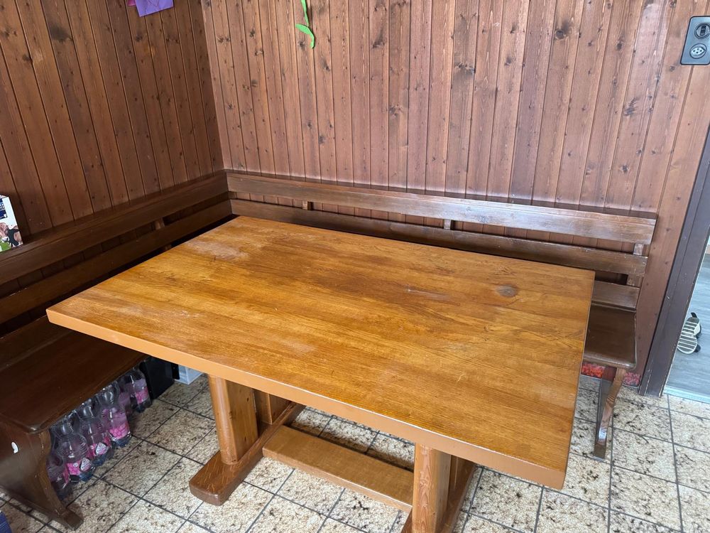 Massiver Holztisch mit Eckbank, rustikal Kaufen auf Ricardo
