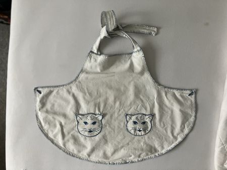 Kleinkinder Schürze bestickt