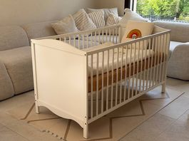 Babybett aus Holz inkl. Matratze & Bezug Sehr guter Zustand