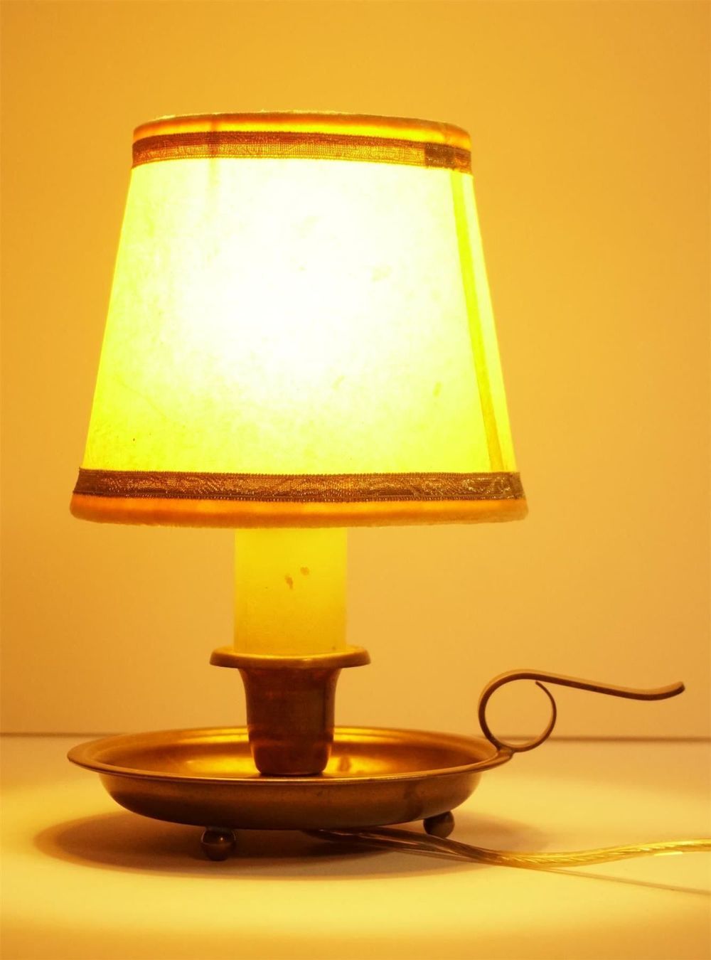 Lampade: originelles Vintage Messing Lämpli – Usato da Meggen venduto da Brockitare