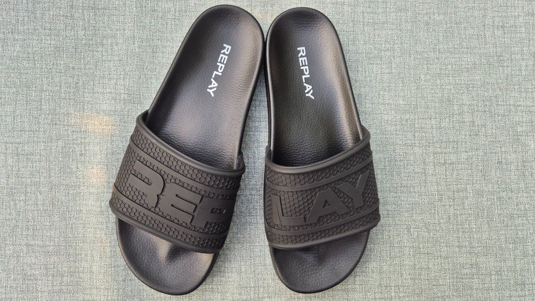 Replay Scarpe da uomo: Badelatschen REPLAY schwarz Grösse 43 neu – Nuovo (secondo la descrizione) da Wängi venduto da Maur1