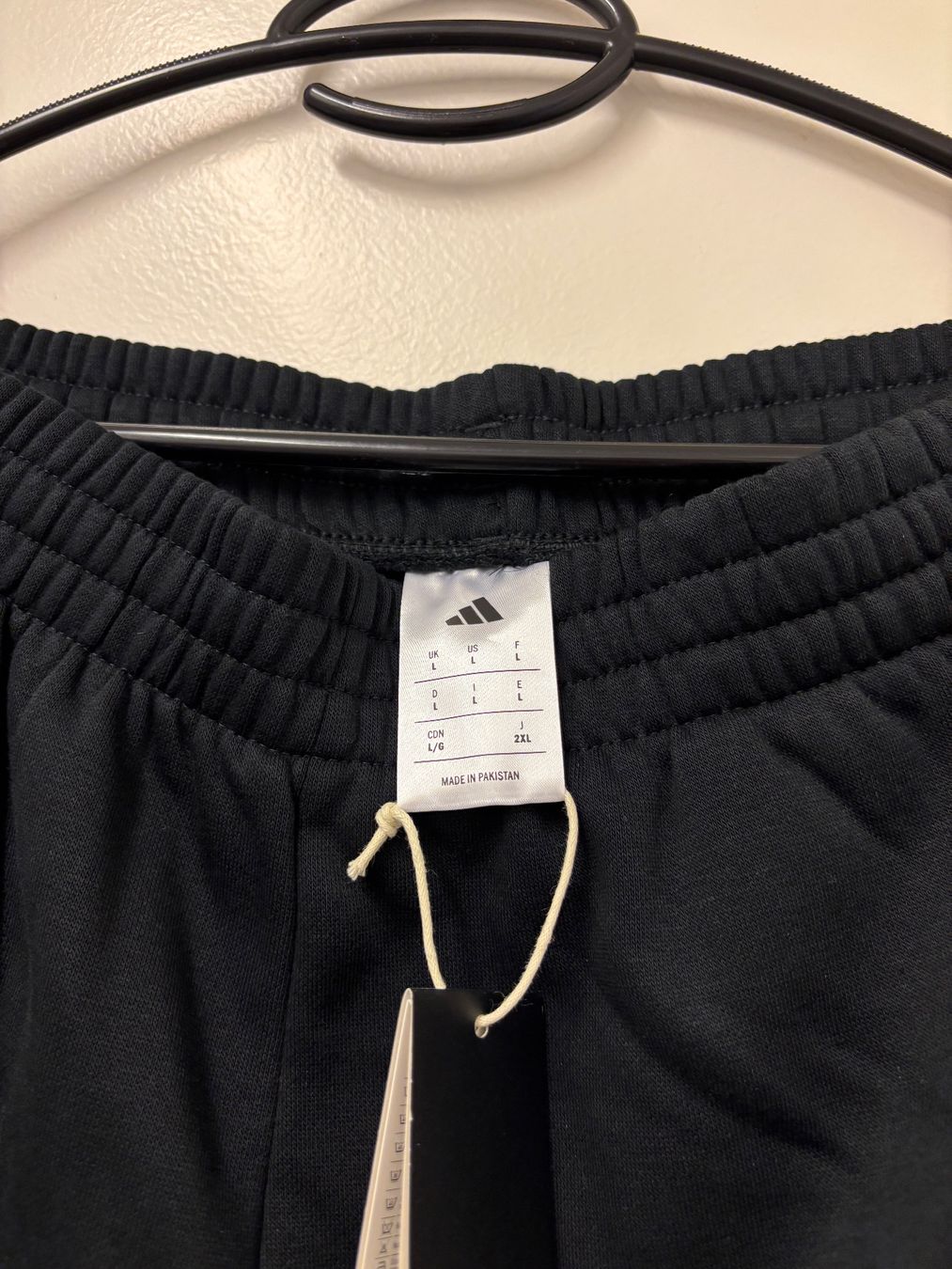Adidas Pantaloni: Adidas Jogginghose – Nuovo e nell'imballaggio originale da Zürich venduto da mc_mike77 2