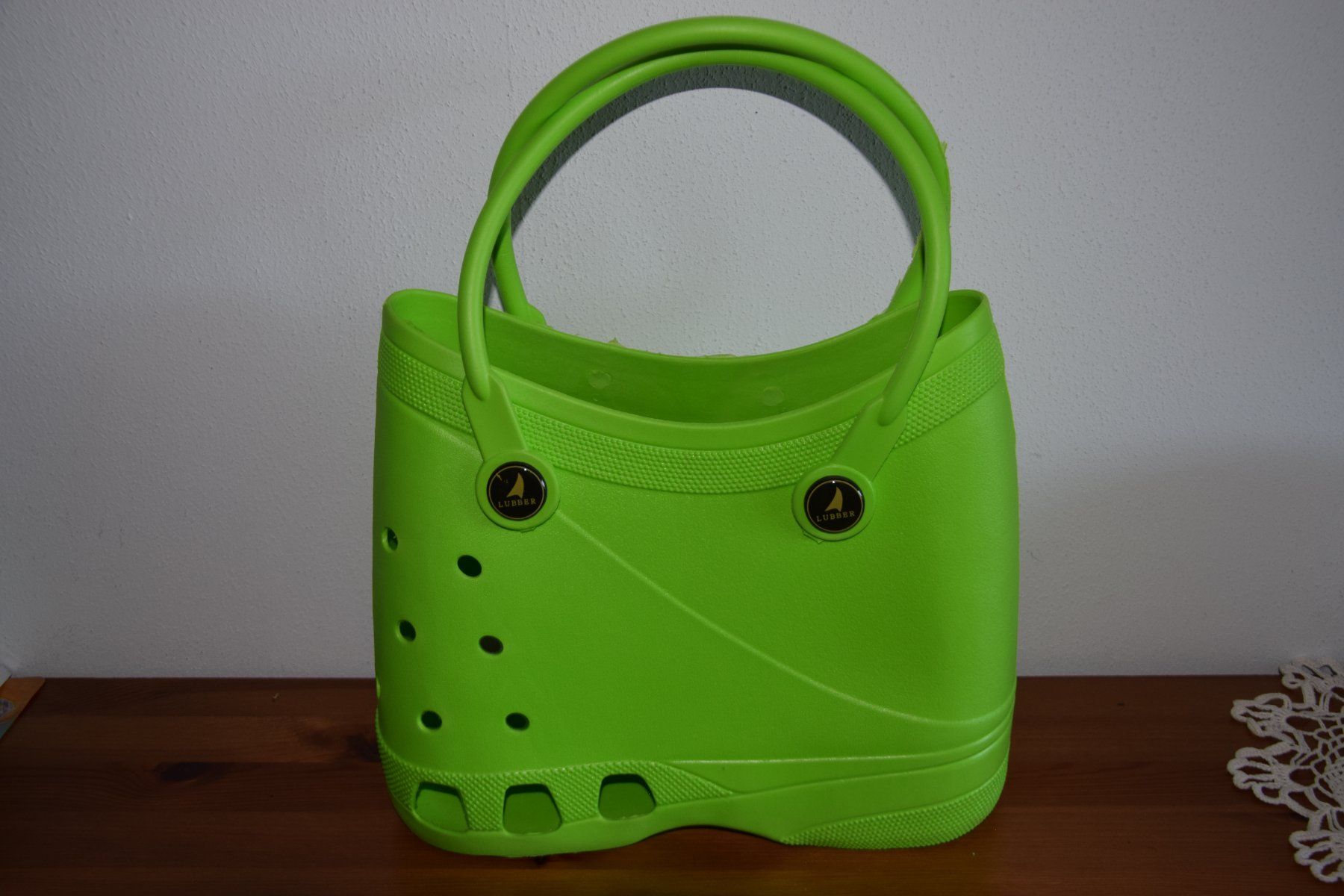 Sacs femmes: NEU Lubber Tasche mit Crocs design – Neuf (Voir description) à Mezzovico par finsteraar