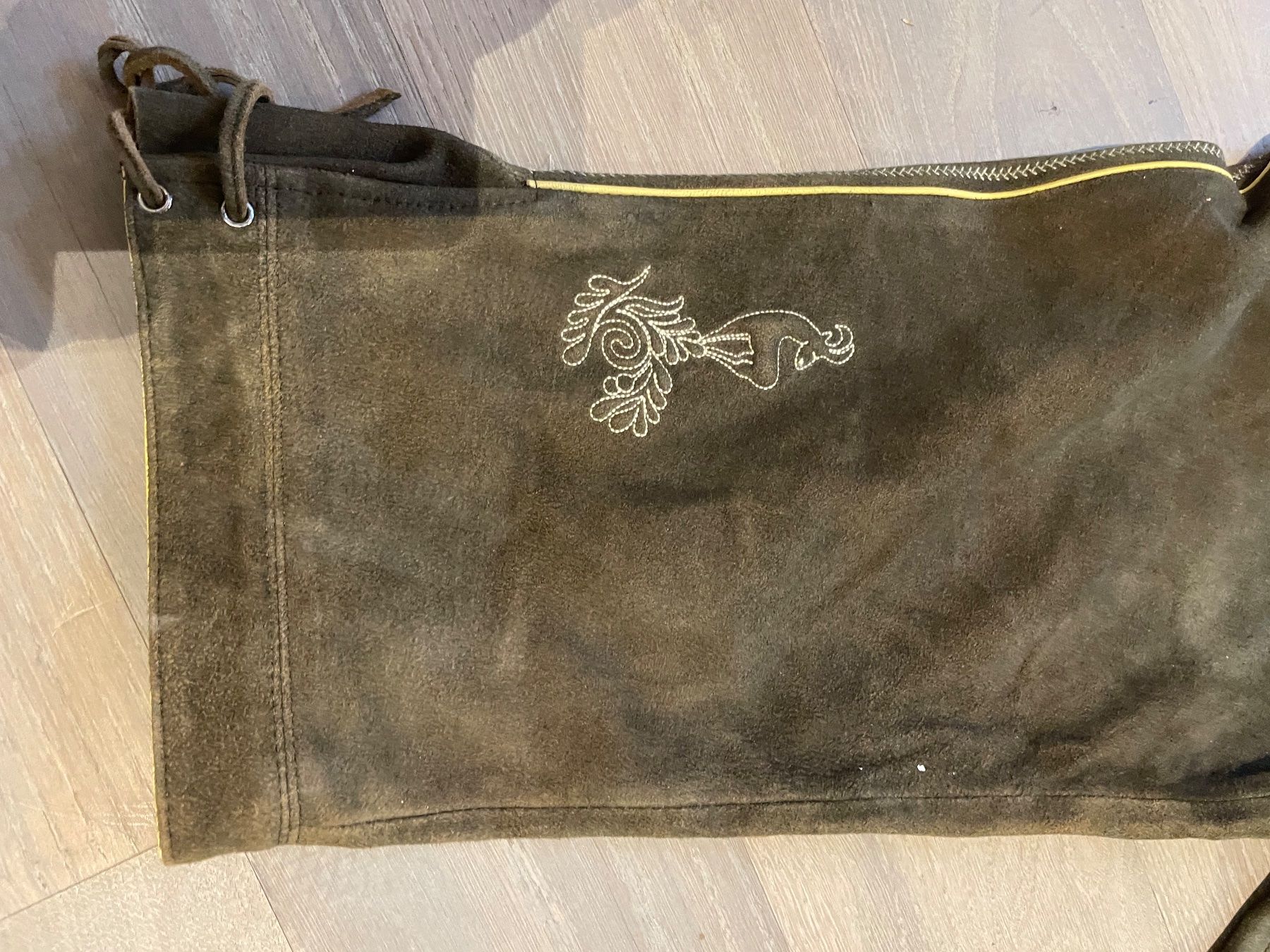 Pantaloni: Lederhose – Usato da Berikon venduto da Gizimo 2