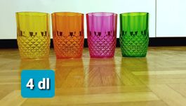 4 stabile & bunte Kunstoff–Becher