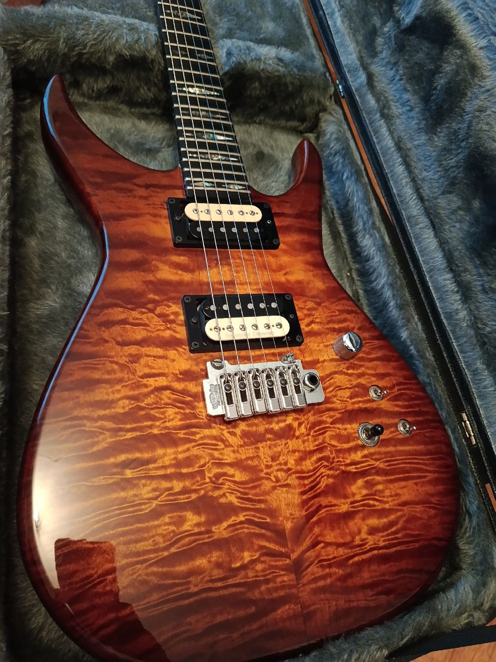 GMP Strumenti musicali: GMP guitar  – Usato da Sion venduto da norns 1