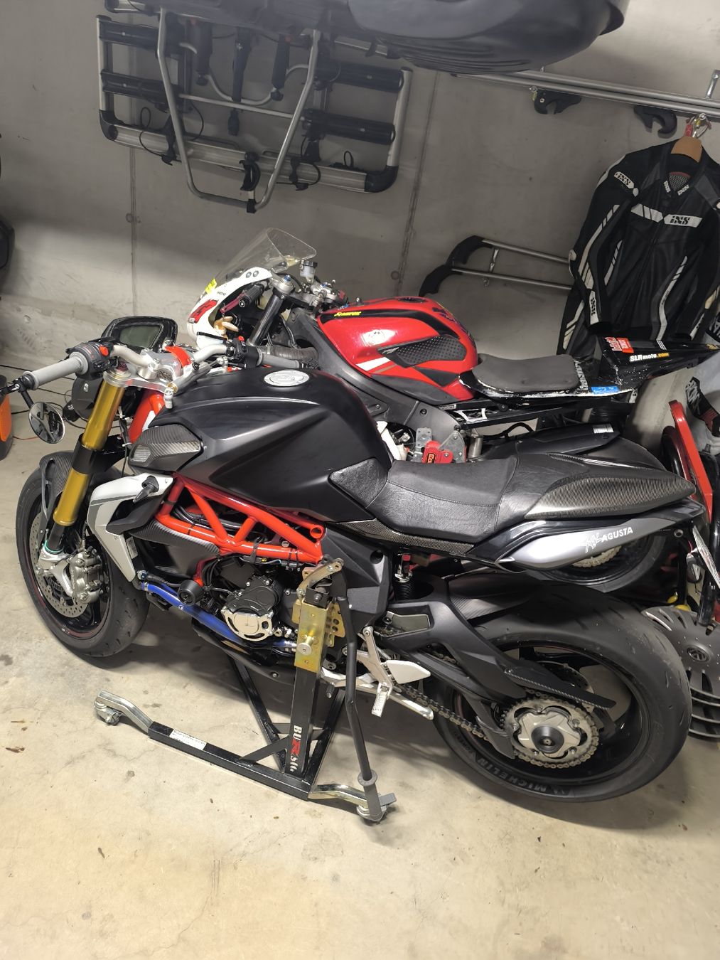 MV Agusta Strasse: MV Agusta Brutale 800 rr – Gebraucht aus Hittnau von and_l9y9 4