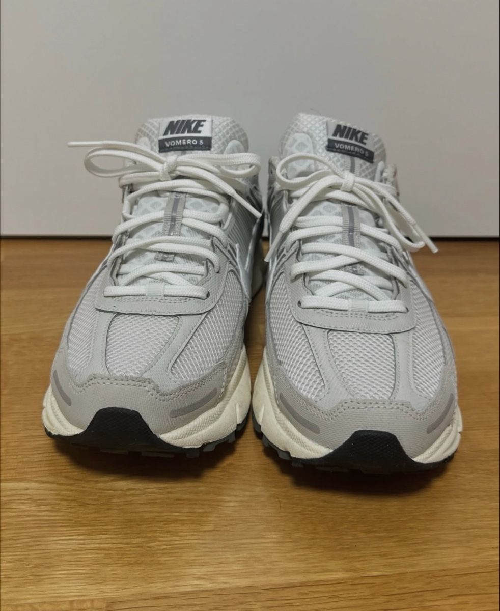 Nike Herrenschuhe: Nike Zoom Vomero 5 "Platinum Tint" – Gebraucht aus Basel von Kevinbuckcards 1