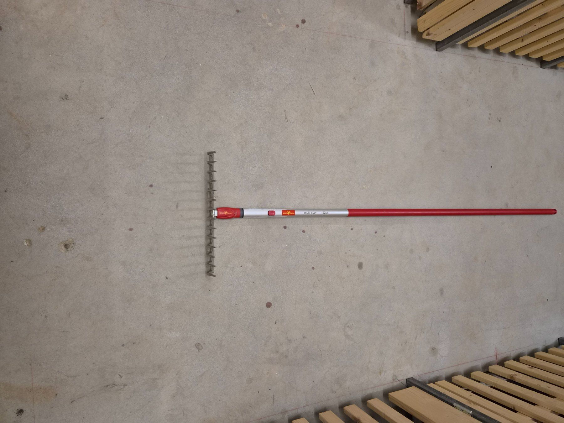 Tutti gli attrezzi: Râteau WOLF-Garten multi-star avec manche 150 cm – Usato da Nyon venduto da orb_8d5w 1
